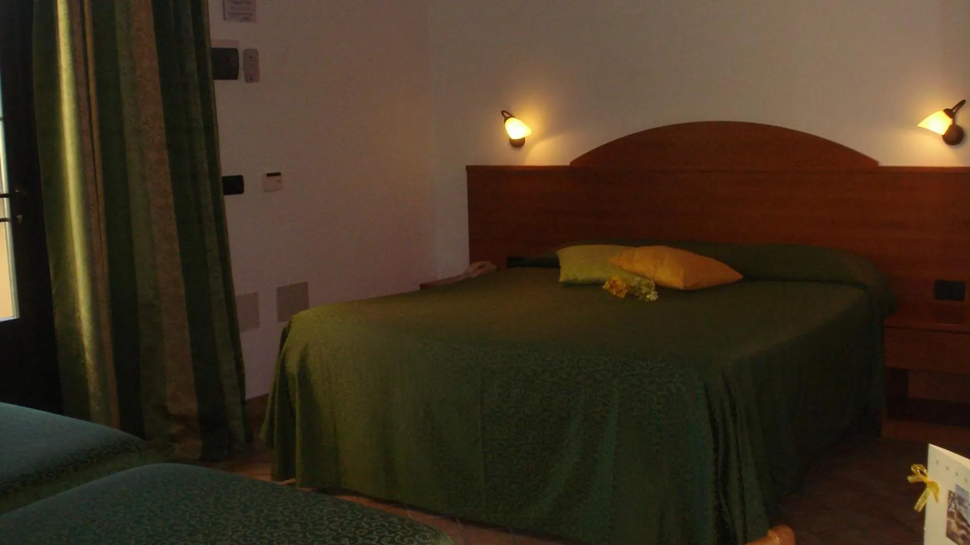 Carlo\'s Hotel location