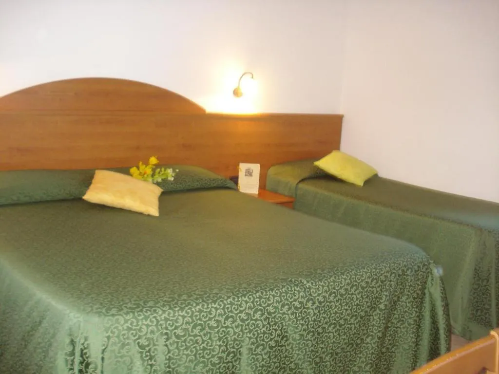 Carlo's Hotel Castagneto Carducci 3*,